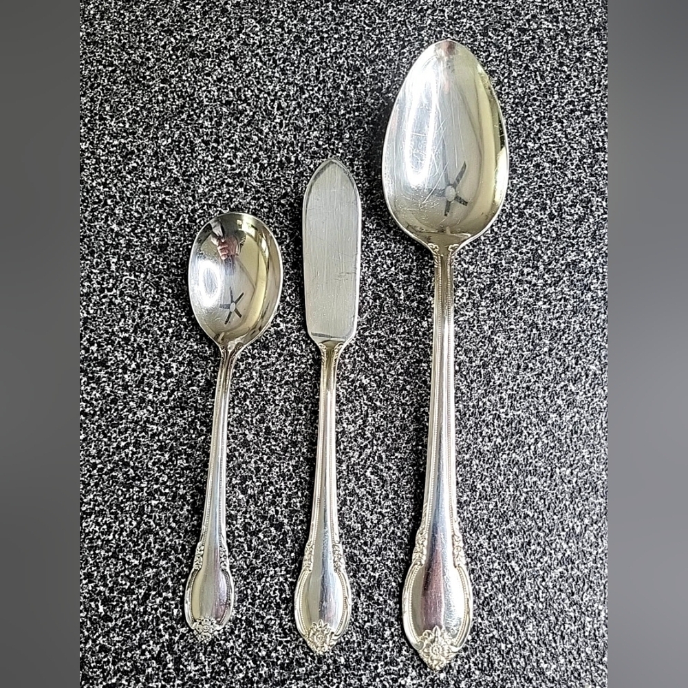 1847 Rogers Bros. IS Remembrance Serving & Sugar Spoon, Butter Spreader